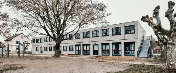 Neue Unterrichtsräume in Hybridmodulbauweise für Insel-Kühkopf-Schule