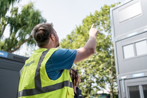 Zwei Containerschulen mit mehr als 5.500 qm fertig zum Erstbezug