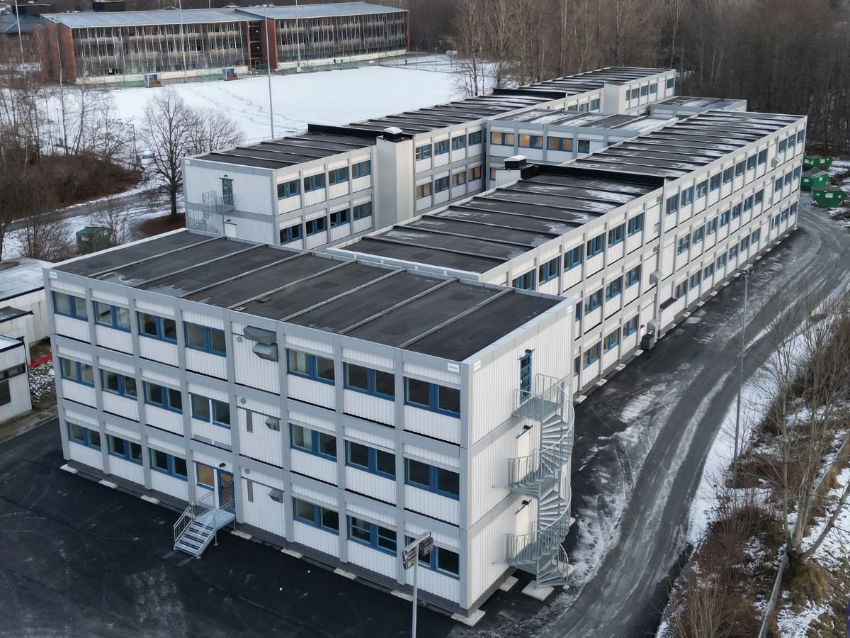 Modulbygg i 3 etasjer. Skole Bærum