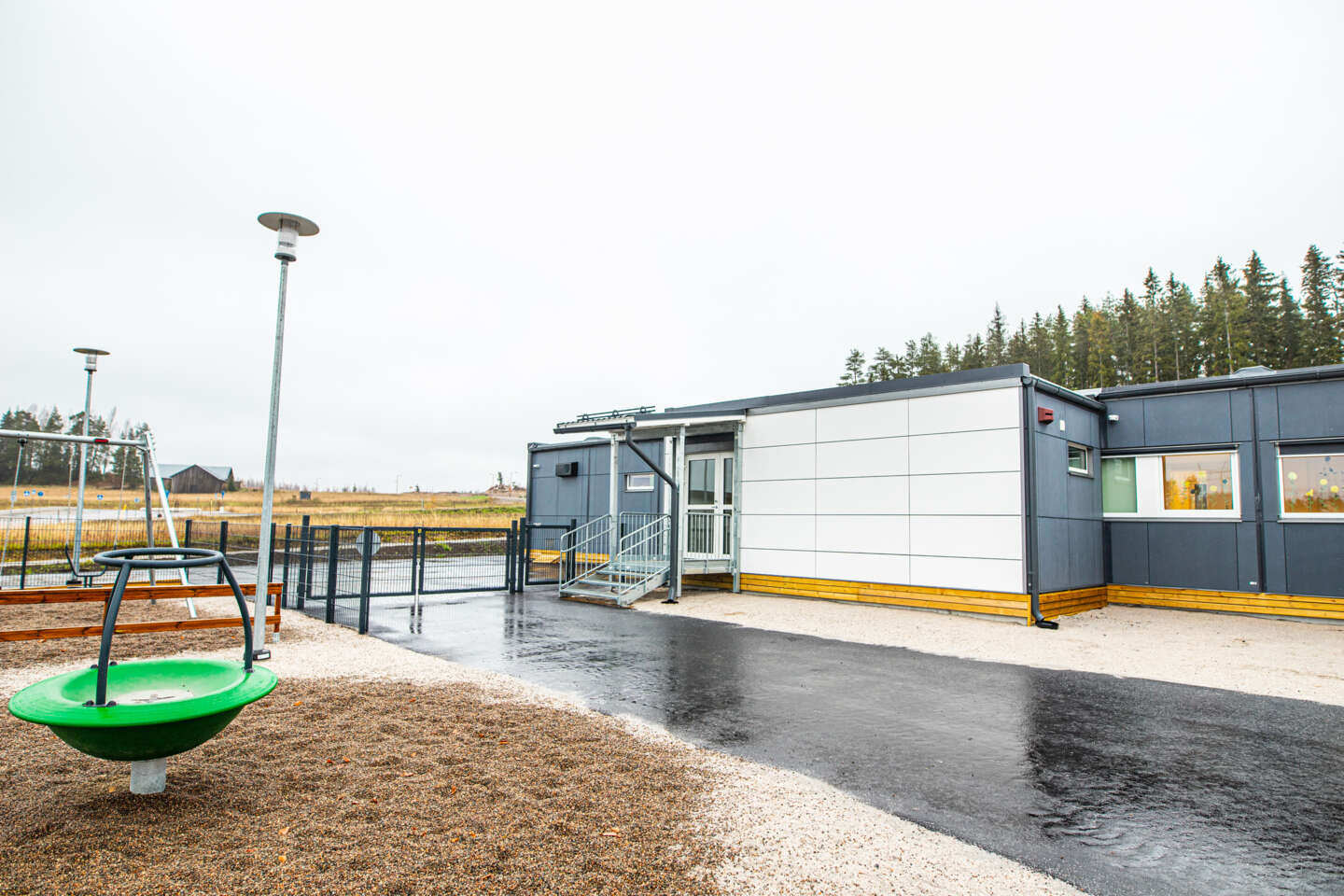 Länsi-Orimattilan modulaarinen päiväkotirakennus.