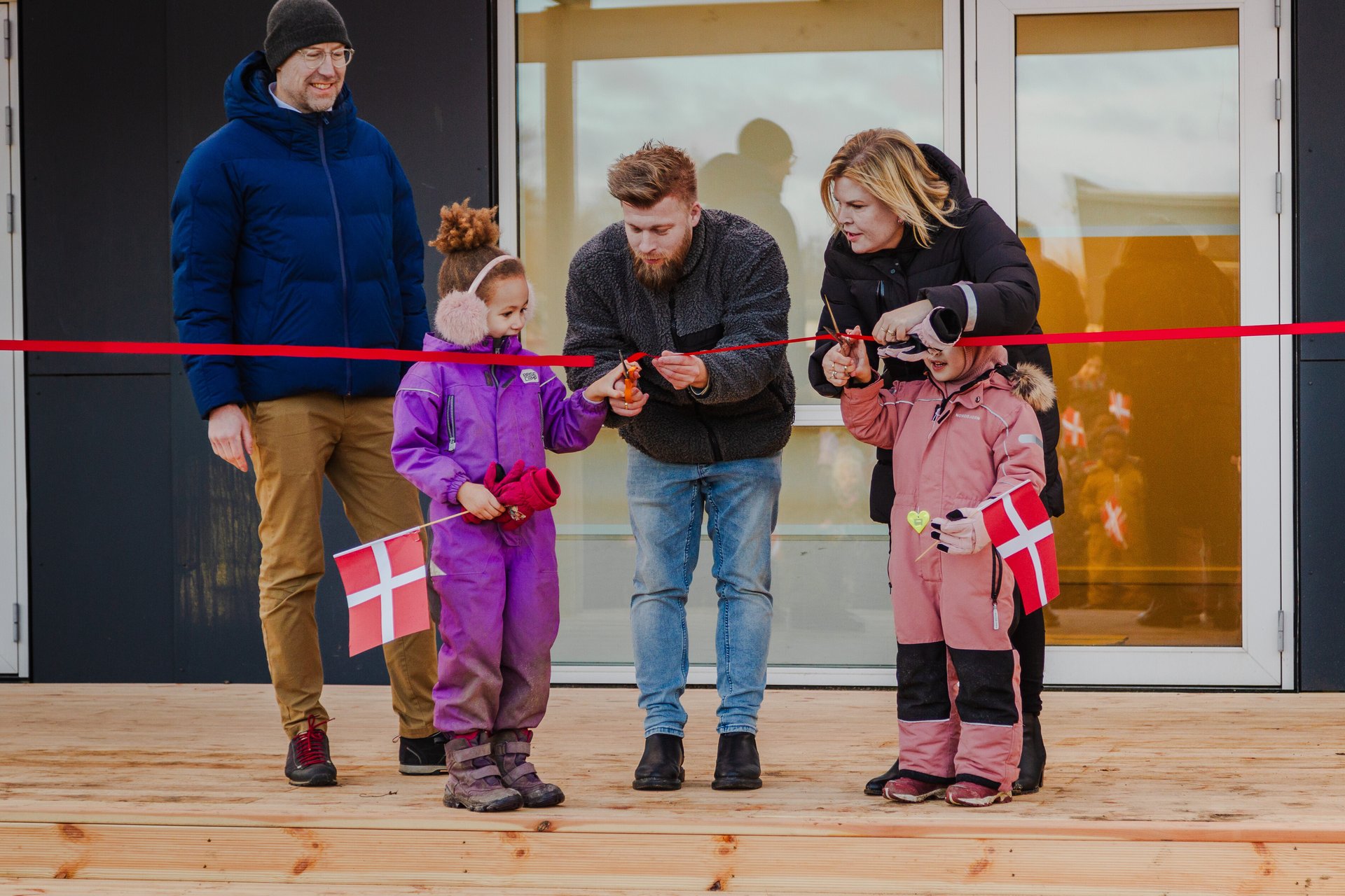 Borgmester i Greve Kommune Pernille Beckmann indviede officielt genhusningen af Lunas Ark med tale og snoreklip.