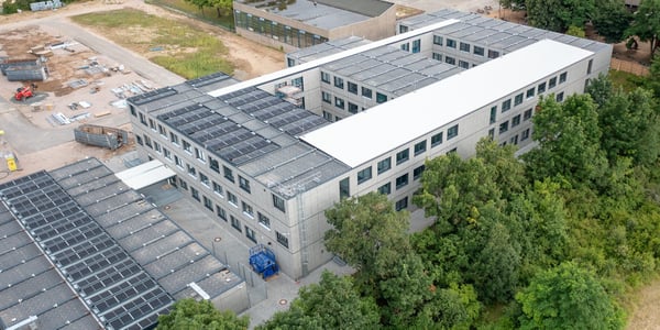 Gymnasium Mainz-Mombach ist Adapteo-Großprojekt aus Hybridmodulen