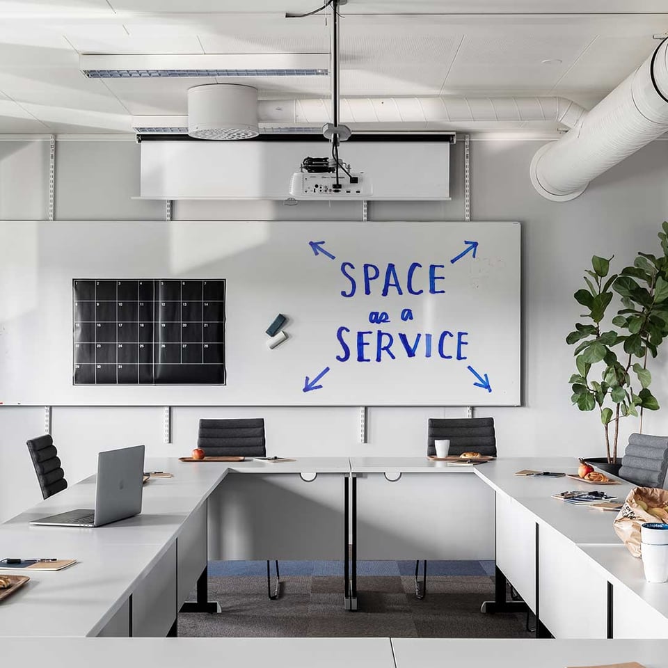 Space_Service_Boardroom